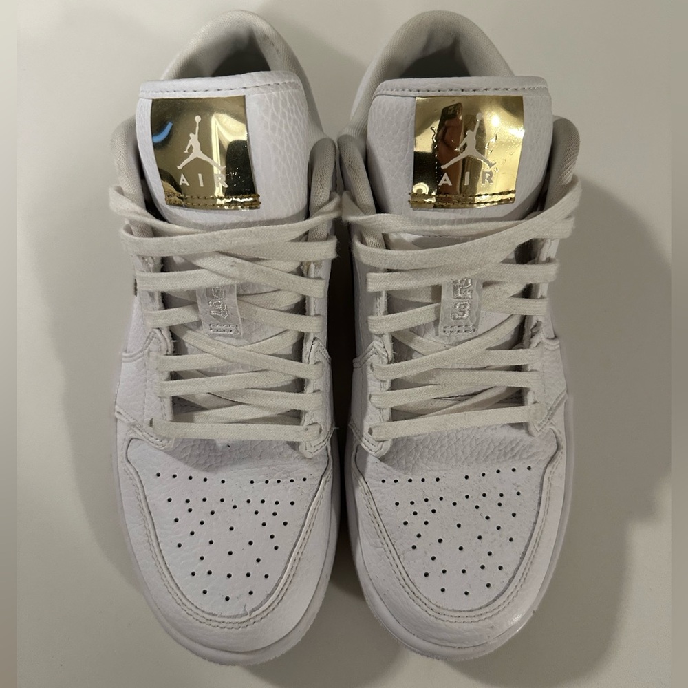 Wmns Air Jordan 1 Retro Low 'White Metallic Gold' – Size US 7.5 W